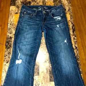 ☕️ American Eagle Distressed Boyfriend Jeans